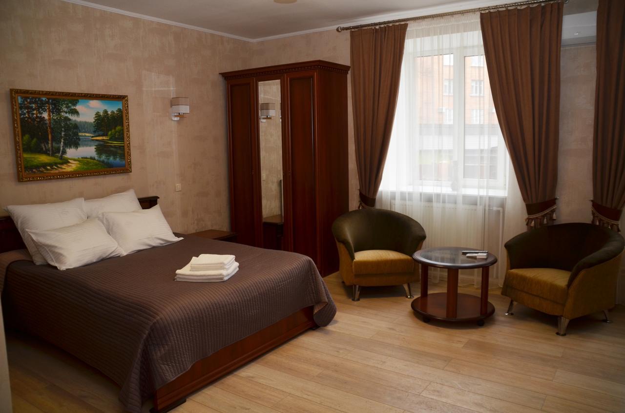 Centralnyi Hotel Полтава Экстерьер фото