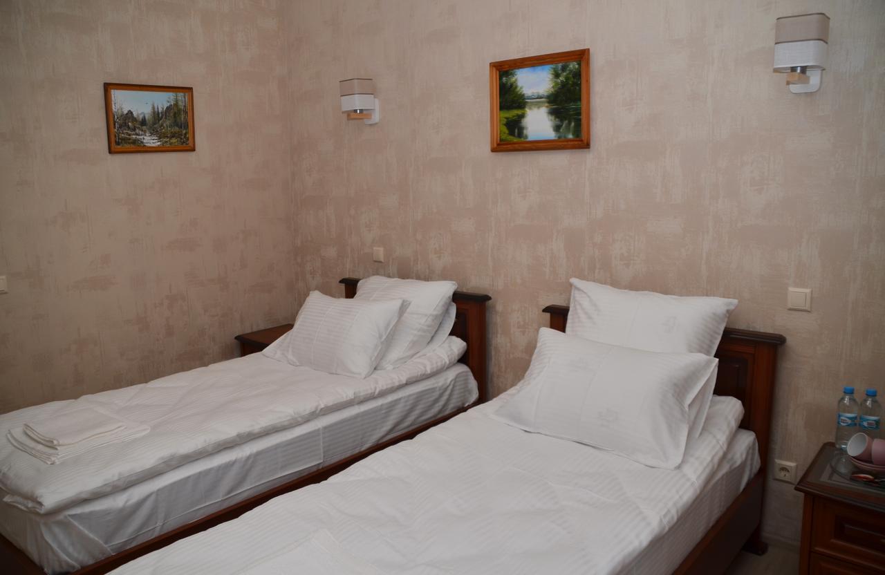 Centralnyi Hotel Полтава Экстерьер фото