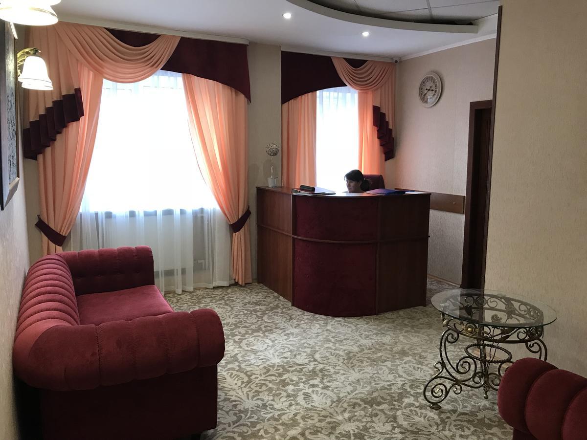 Centralnyi Hotel Полтава Экстерьер фото