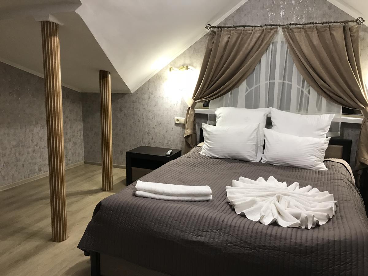 Centralnyi Hotel Полтава Экстерьер фото